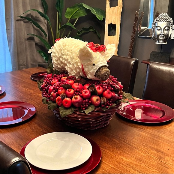 Vintage XL Artisan Rose Petal Christmas Pig in festive basket Faux Floral - Picture 5 of 16